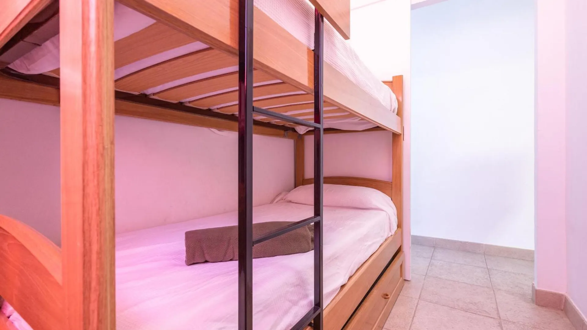Apartamento Familiar Con Piscina, Terraza Y Wifi, A 450M De La Playa De Riells, Torroella De Montgri - Es-325-20 Appartement