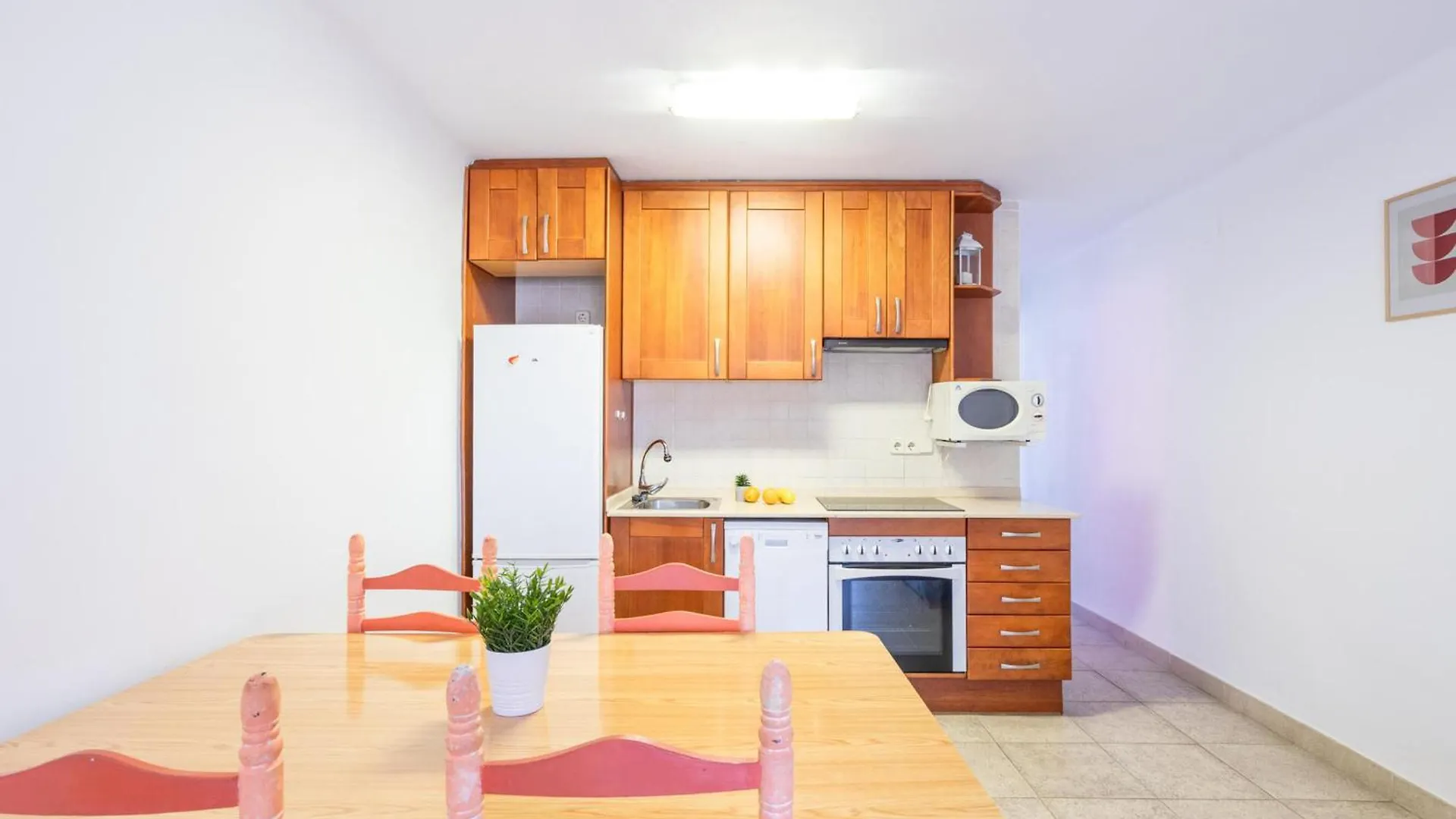 Apartamento Familiar Con Piscina, Terraza Y Wifi, A 450M De La Playa De Riells, Torroella De Montgri - Es-325-20 0*,