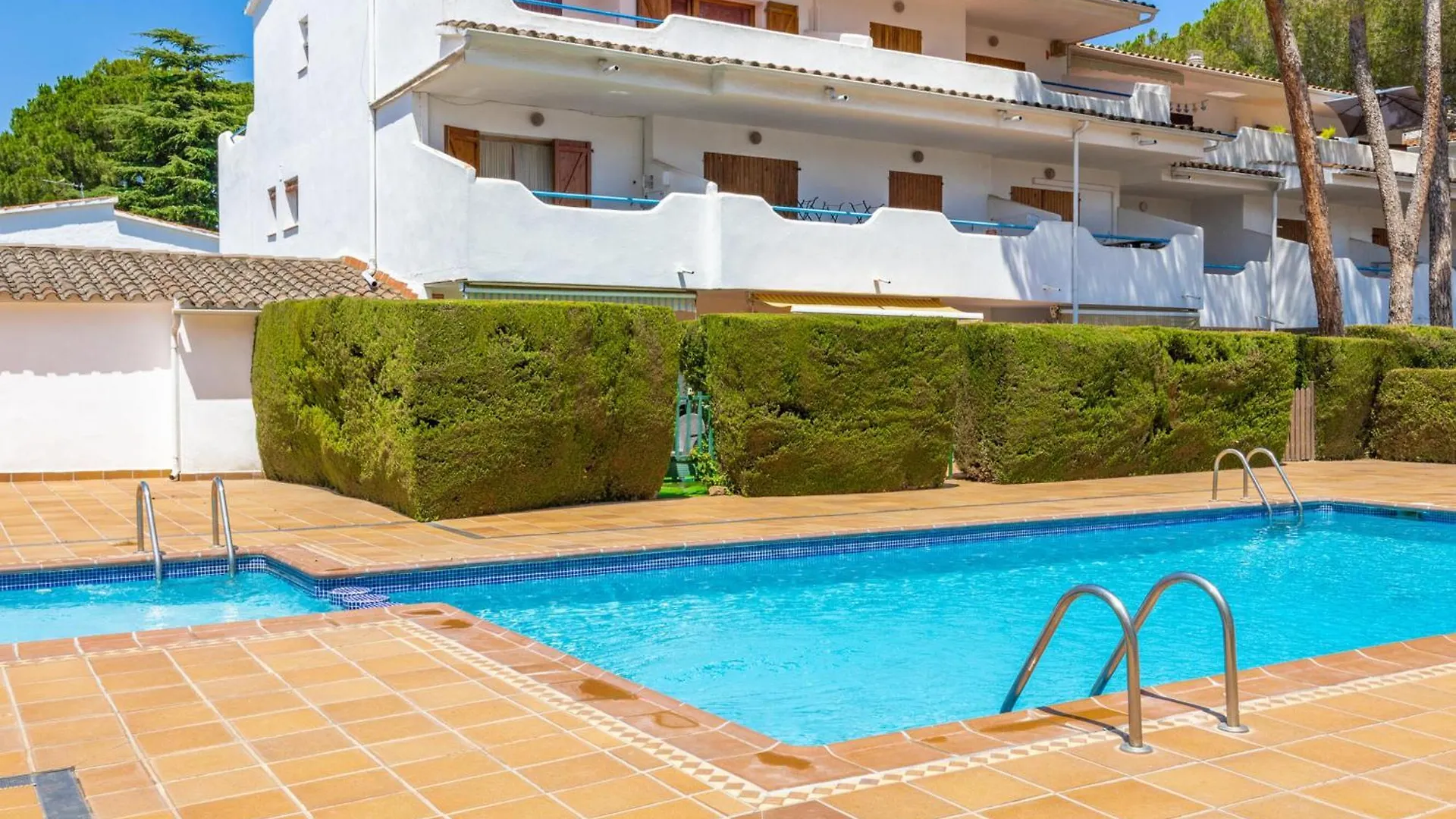 Apartamento Familiar Con Piscina, Terraza Y Wifi, A 450M De La Playa De Riells, Torroella De Montgri - Es-325-20 Spanje